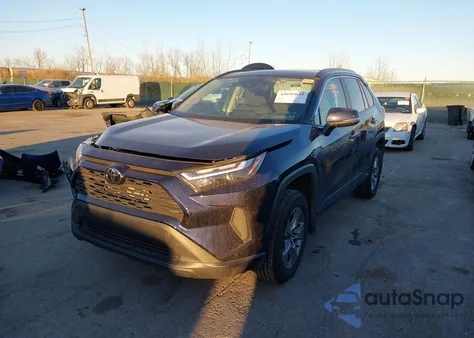 2024 Toyota Rav4 Xle z USA, uszkodzony, nr VIN 2T3P1RFVXRW428265